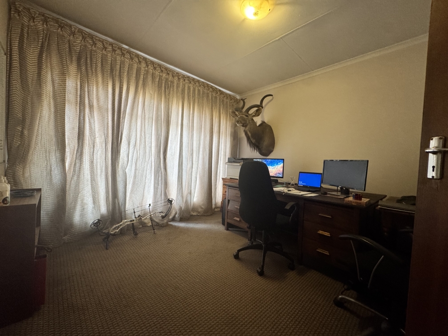 3 Bedroom Property for Sale in Neserhof North West